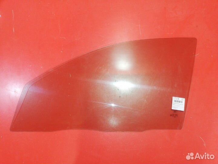 Стекло двери переднее левое Ford Mondeo B4Y cjba