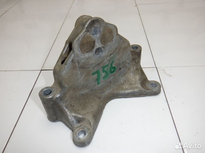 Кронштейн кпп Porsche Cayenne