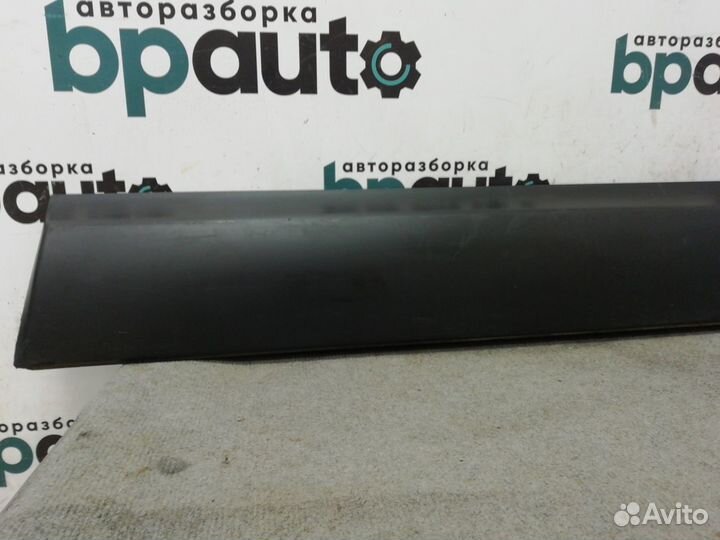 Накладка передней правой двери 80870-JD00A Nissan