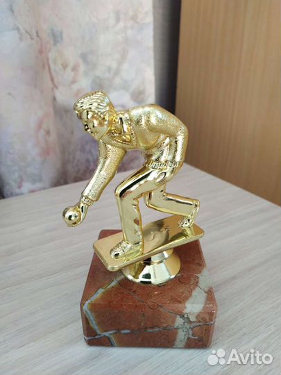 Статуэтка 