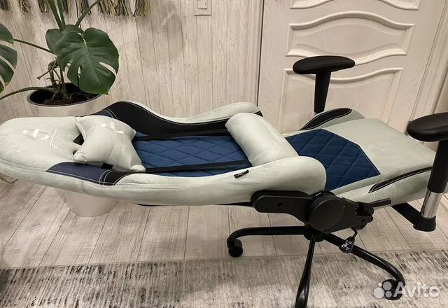 Компьютерное игровое кресло