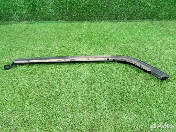 Планка под фару / ресничка правая Mercedes-Benz