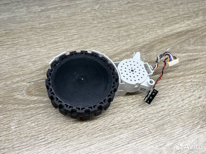 Колесо левое (L) Xiaomi Mi Robot Vacuum S10+