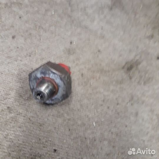 Датчик давления масла Мицубиси Лансер 9