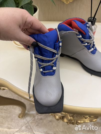 Лыжные ботинки