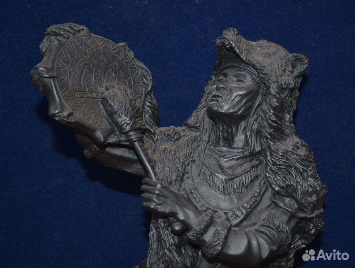 Чугунная статуэтка- шаман В медвежий шубе (большо