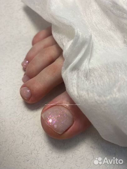 Маникюр педикюр