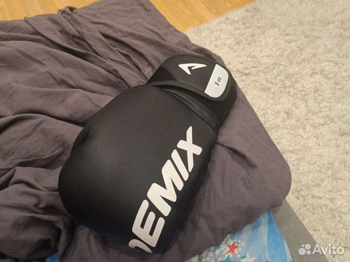 Боксерские перчатки