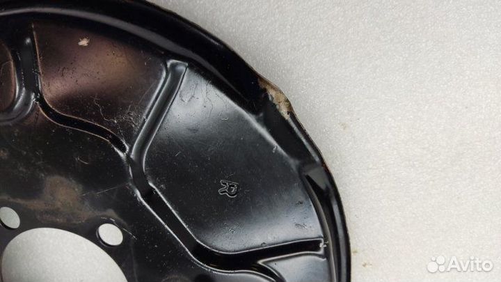 Пыльник тормозного диска задний правый Lexus