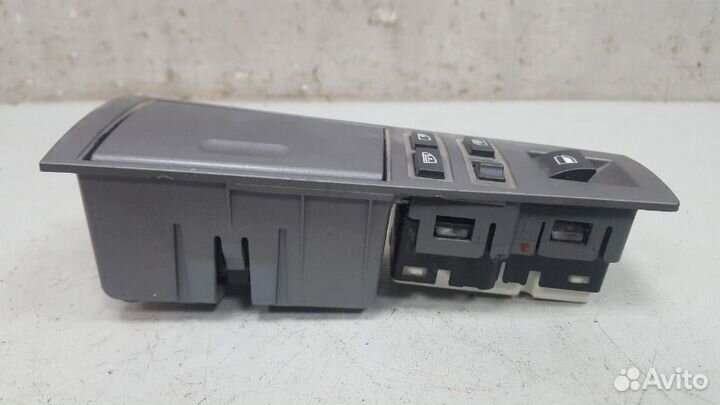 Блок управления стеклоподъемниками задний левый