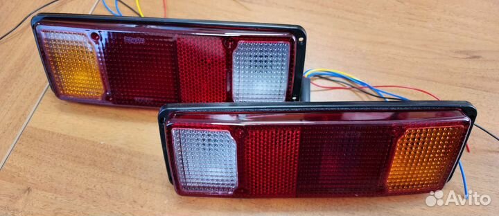 Фонари К-кт 2 шт Задние Универсальные Авто IN2320