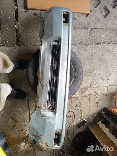 Бампер передний mitsubishi delica