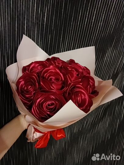 Цветы из атласных лент