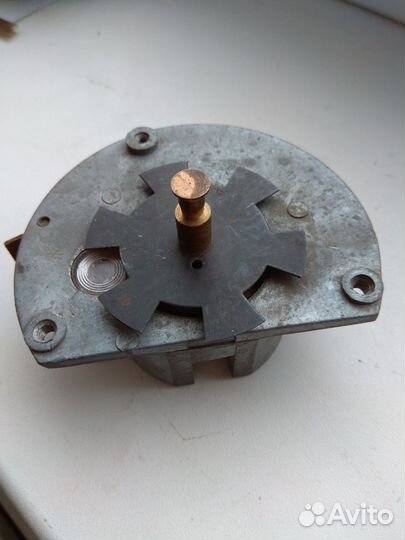 Электродвигатель бу от проигрывателя