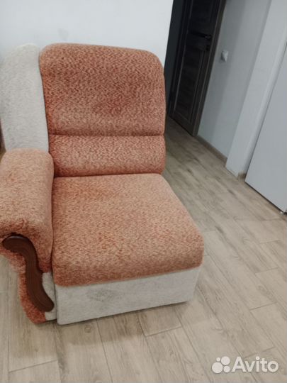 Большой угловой диван