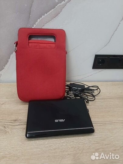 Нетбук asus