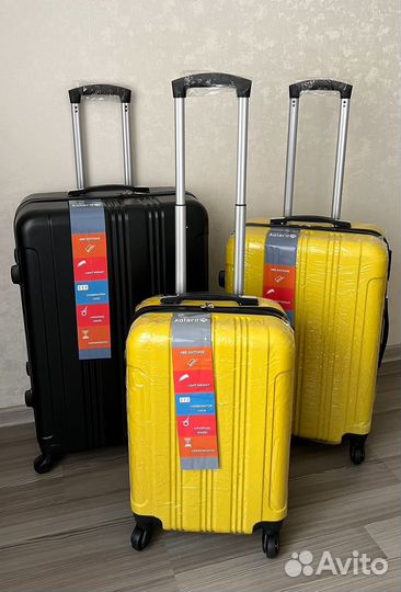 Чемодан новый