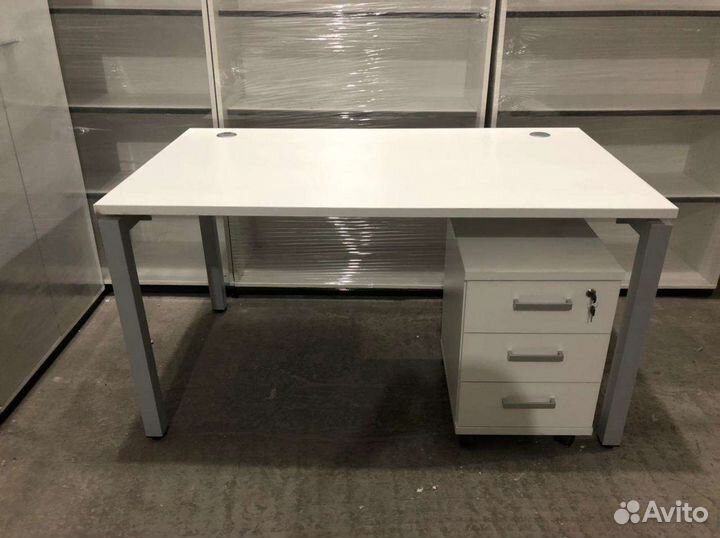 Стол офисный