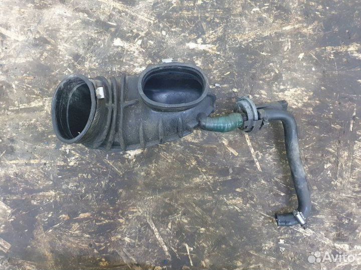 Патрубок воздушный Porsche 924 2.0 1984