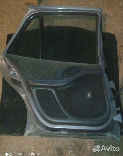 Двери задние на Pontiac grand am