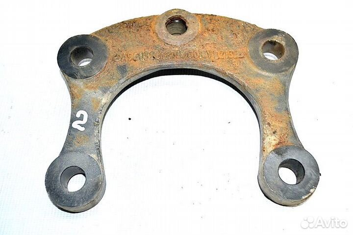 Кронштейн амортизатора ведущего моста, верхний пра