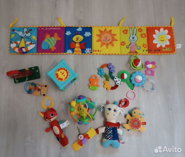 Развивающие игрушки для малышей пакетом