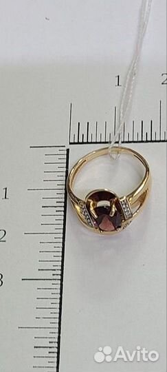 Золотое кольцо с камнем 16р