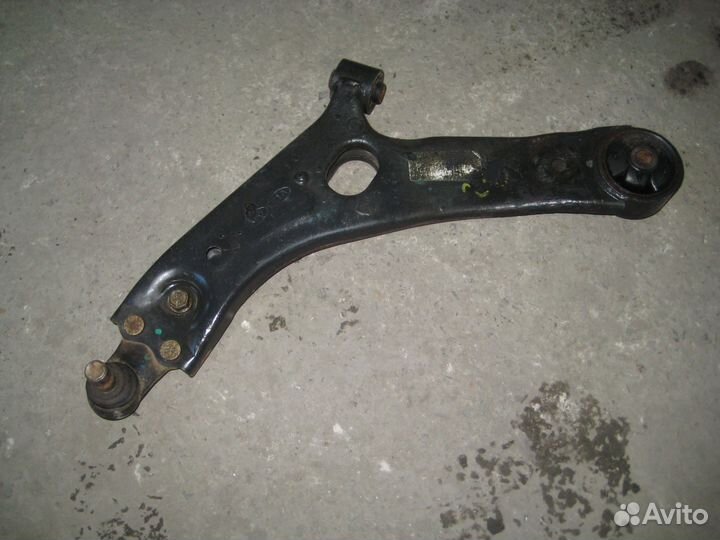 Рычаг передний левый Kia Sportage Hyundai ix35