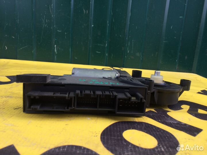 Мотор стеклоподъемника VW Touareg задний правый