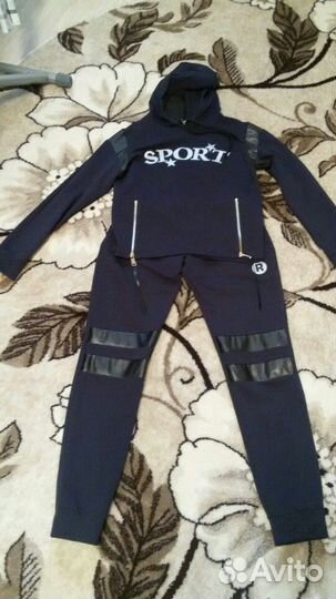 Спортивный костюм новый
