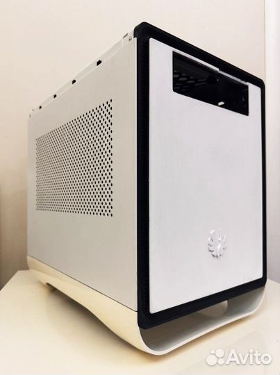 Игровой пк mini itx. Ryzen 7 5700x. GTX 1080 8gb