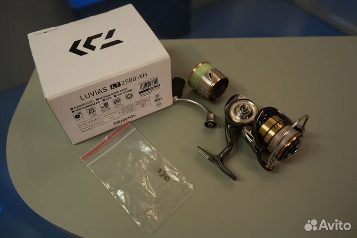 Daiwa 20 Luvias LT 2500-XH + шпуля SLP work и шнур