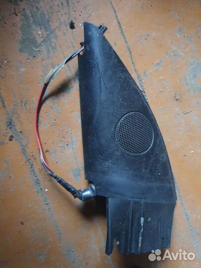 Дверной динамик правый Volkswagen Passat