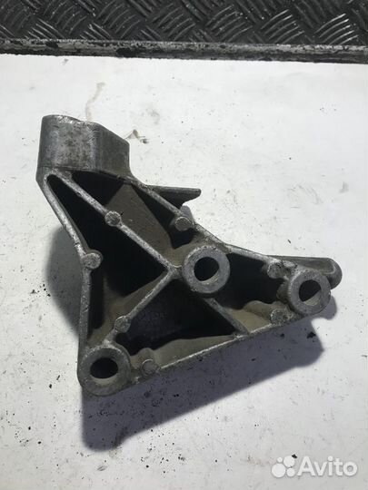 Кронштейн двигателя задний Opel Vectra B