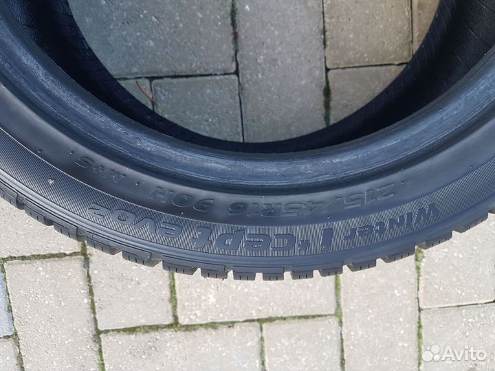 Hankook Winter I'Cept Evo2 W320 215/45 R16 90H