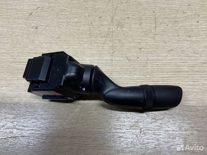 Переключатель стеклоочистителей Toyota Camry 70