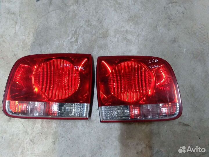 Задний внутренний фонарь Volkswagen Touareg