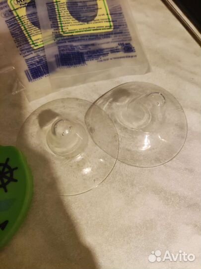 Градусник, мочеприемник, накладки на грудь