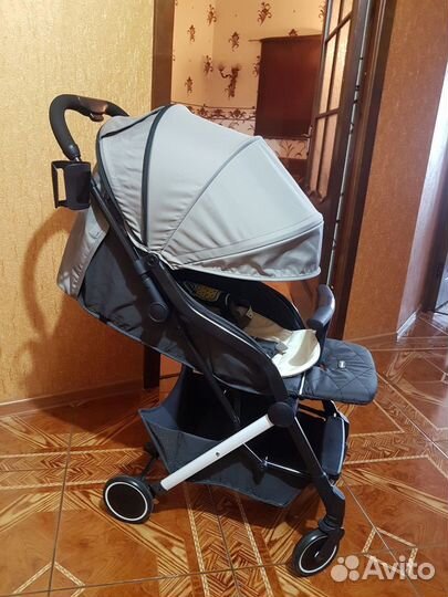 Прогулочная коляска легкая