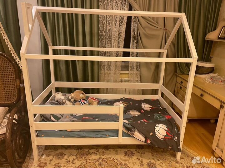 Кровать домик