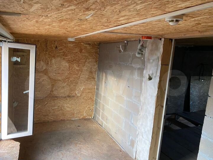 Гараж, > 30 м²