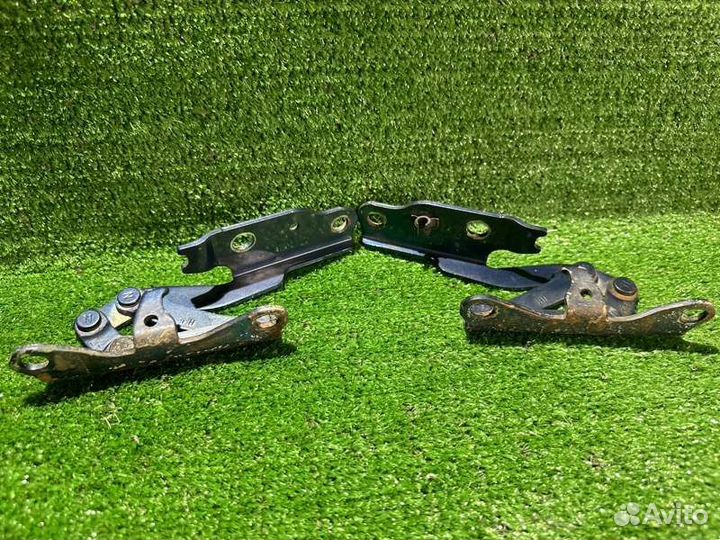 Петля капота Hyundai Sonata 2.4 2004