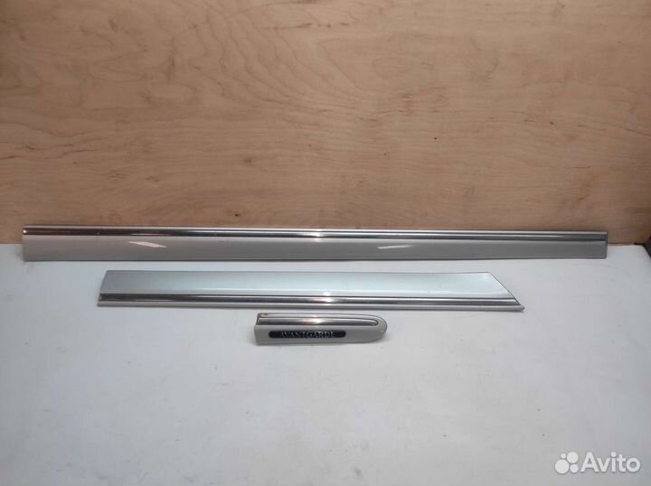 Молдинги на двери Mercedes-Benz W203 2003 правая с