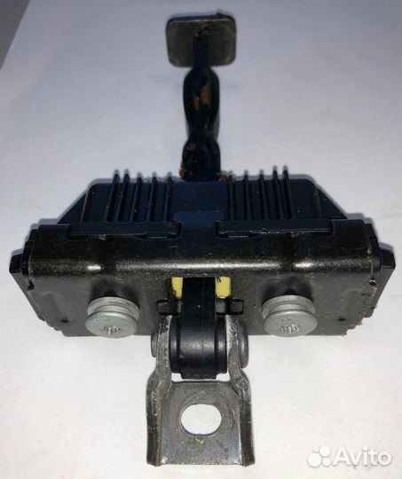 Ограничитель передней левой двери BMW X5 E53