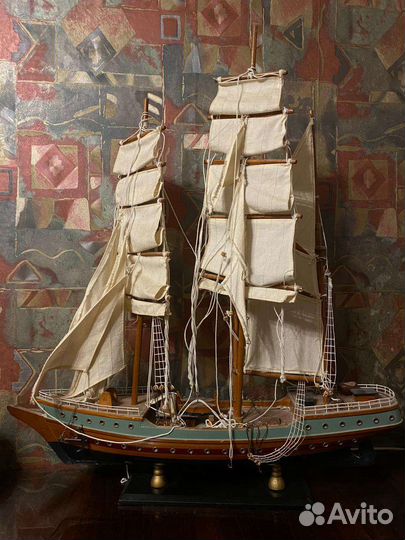 Модель парусника (дерево, текстиль)