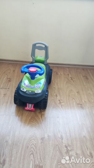 Детский автомобиль каталка