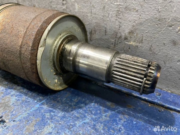 Привод передний левый Mitsubishi Pajero 4 V90 3.0