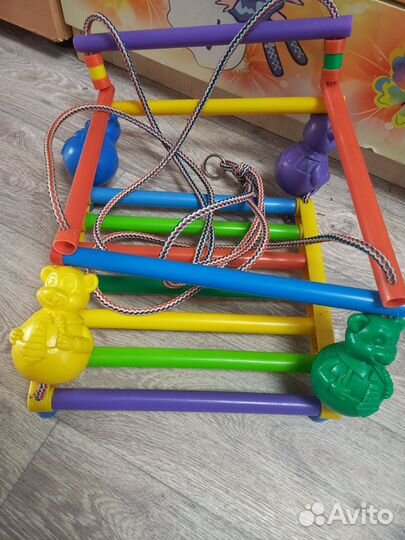 Детская качелька