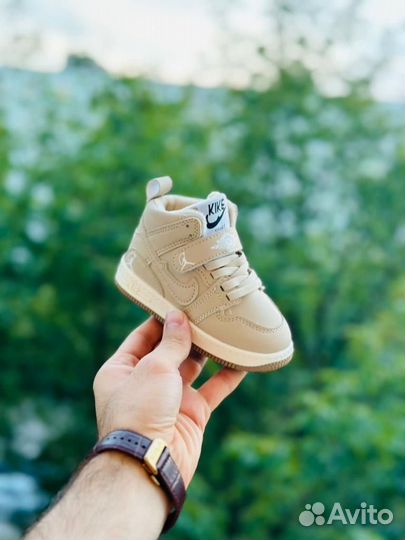 Кроссовки детские