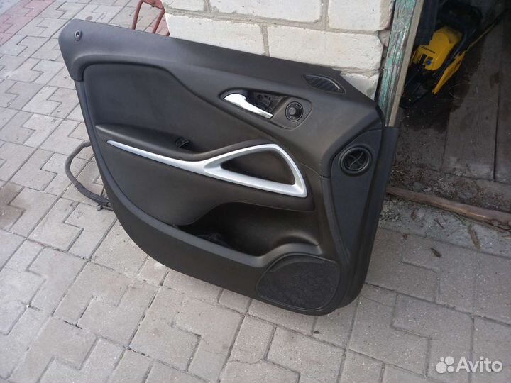 Opel zafira c дверная карта водительская